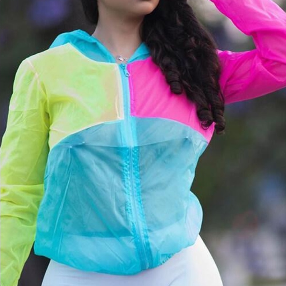 Multi colored windbreaker mesh